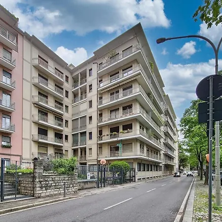 Viale Varese - In Pieno Centro * קומו